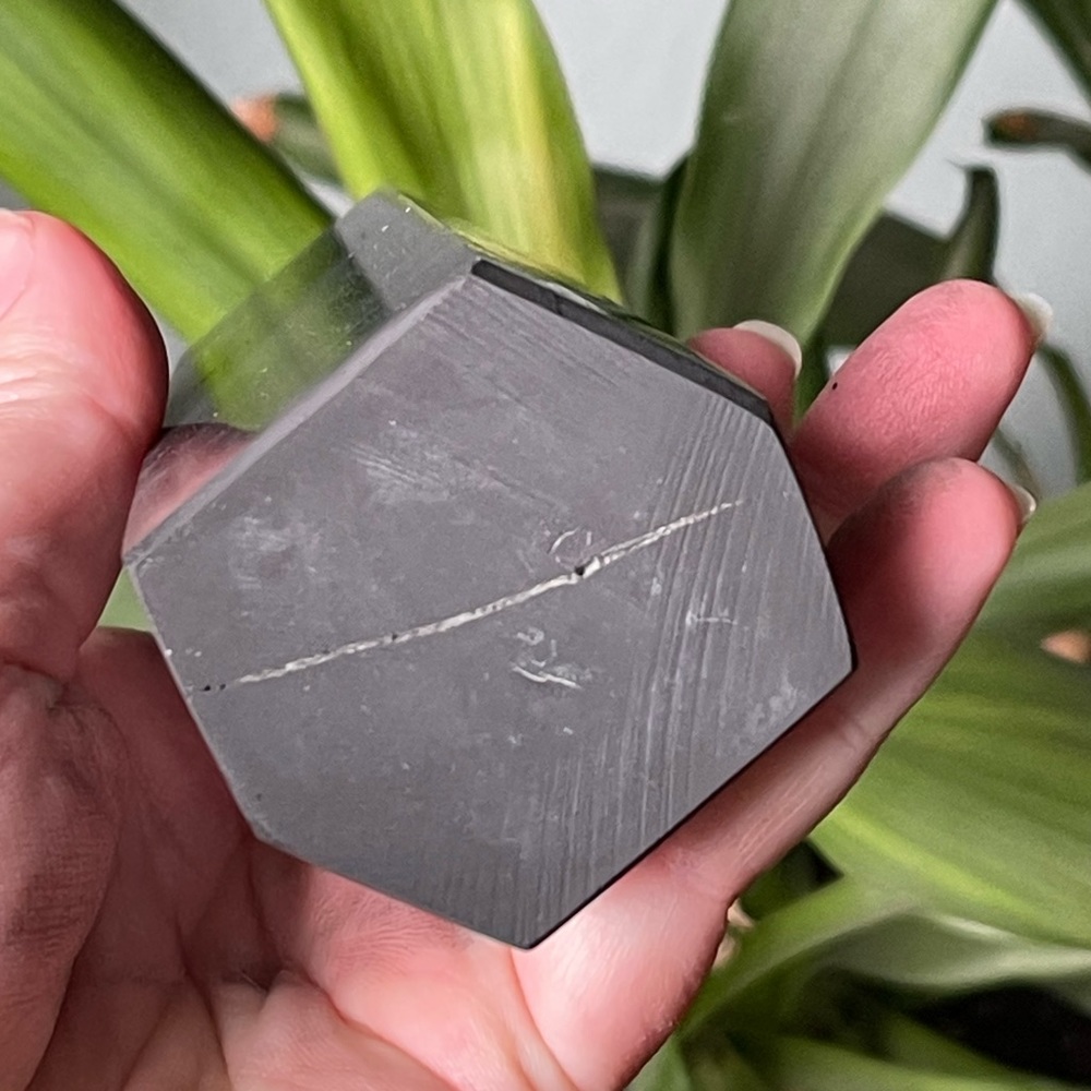 Wow!  Large Shungite Gemstone tower - Picture 5 of 7